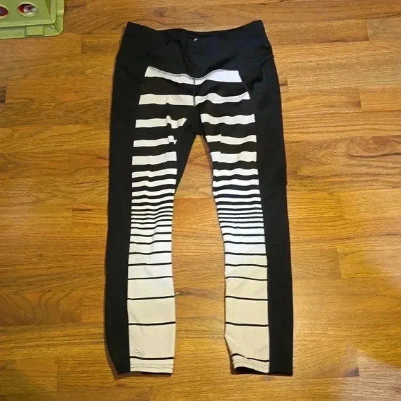 Athleta Pants - Athleta Black & White Stripped Capri Leggings XS